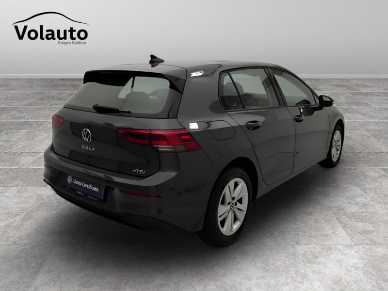 GuidiCar - VOLKSWAGEN Golf 2021 Golf 1.0 etsi evo Life 110cv dsg Usato