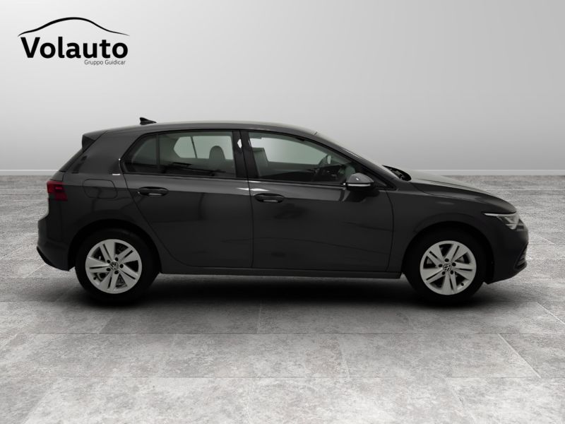 GuidiCar - VOLKSWAGEN Golf 2021 Golf 1.0 etsi evo Life 110cv dsg Usato