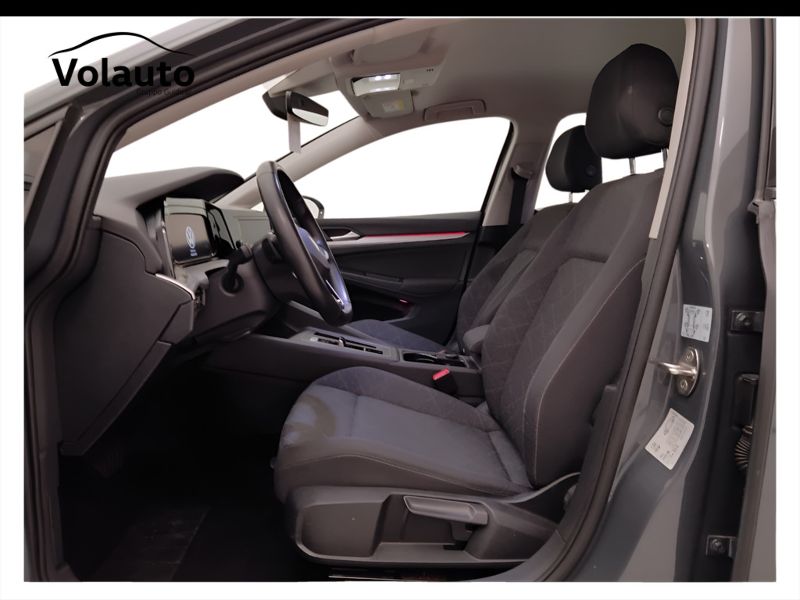 GuidiCar - VOLKSWAGEN Golf 2021 Golf 1.0 etsi evo Life 110cv dsg Usato