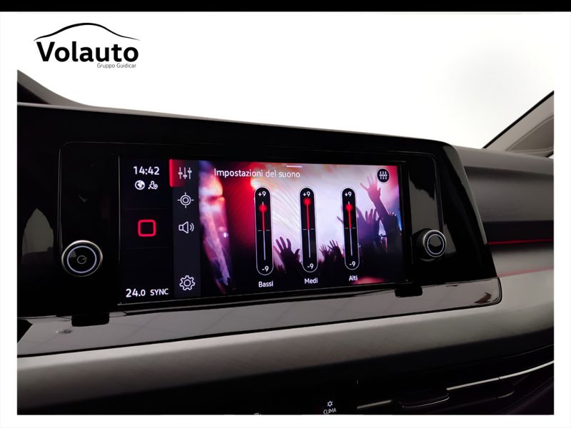 GuidiCar - VOLKSWAGEN Golf 2021 Golf 1.0 etsi evo Life 110cv dsg Usato