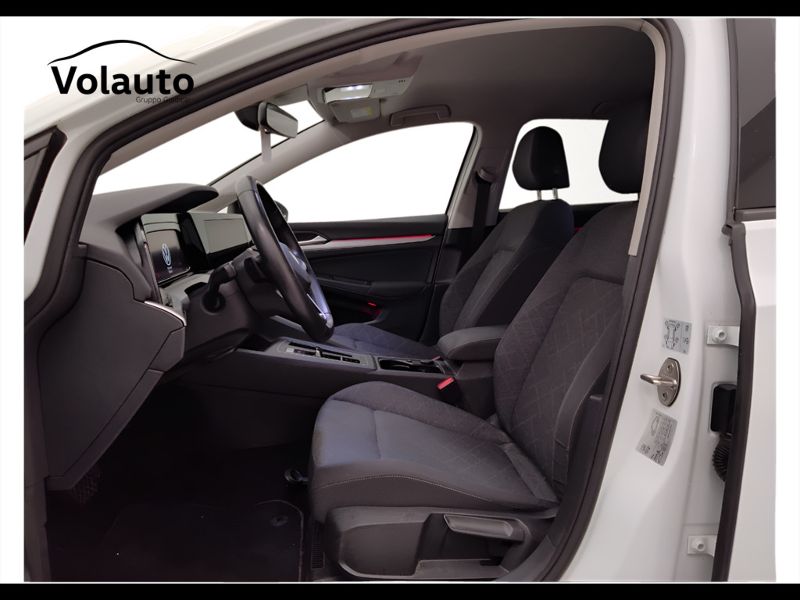 GuidiCar - VOLKSWAGEN Golf 2021 Golf 1.0 etsi evo Life 110cv dsg Usato