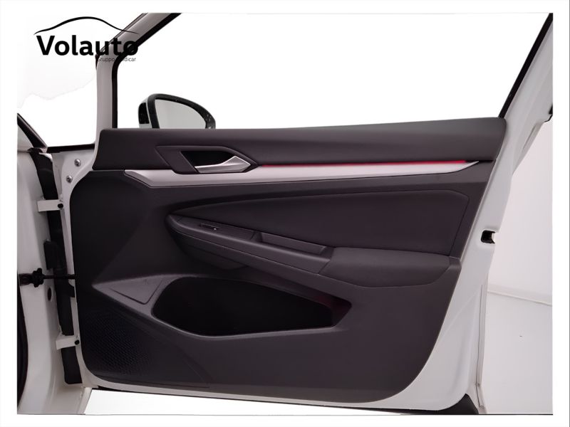 GuidiCar - VOLKSWAGEN Golf 2021 Golf 1.0 etsi evo Life 110cv dsg Usato