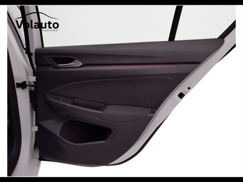GuidiCar - VOLKSWAGEN Golf 2021 Golf 1.0 etsi evo Life 110cv dsg Usato