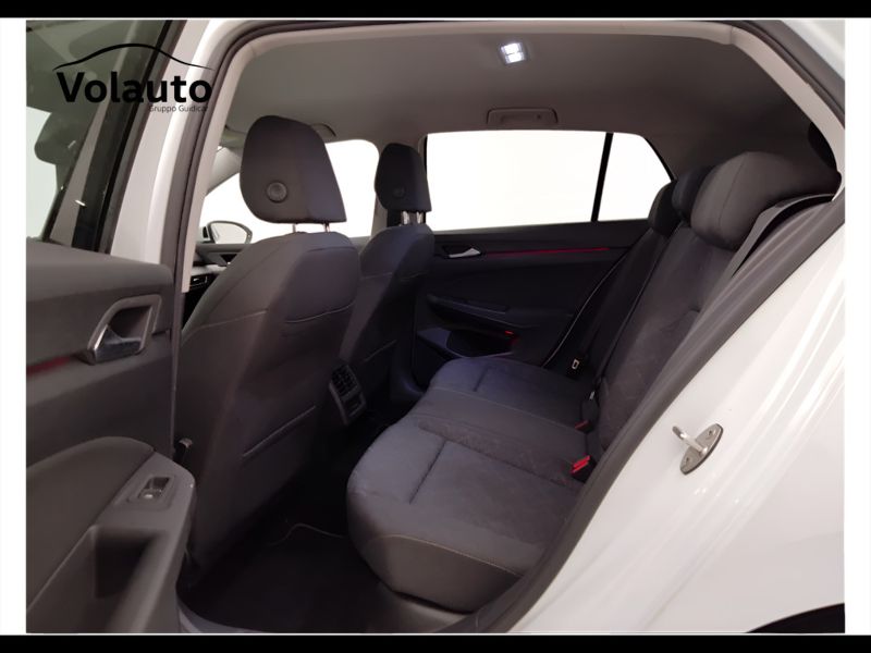 GuidiCar - VOLKSWAGEN Golf 2021 Golf 1.0 etsi evo Life 110cv dsg Usato