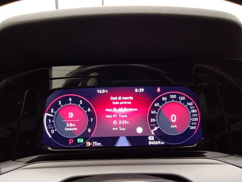 GuidiCar - VOLKSWAGEN Golf 2021 Golf 1.0 etsi evo Life 110cv dsg Usato