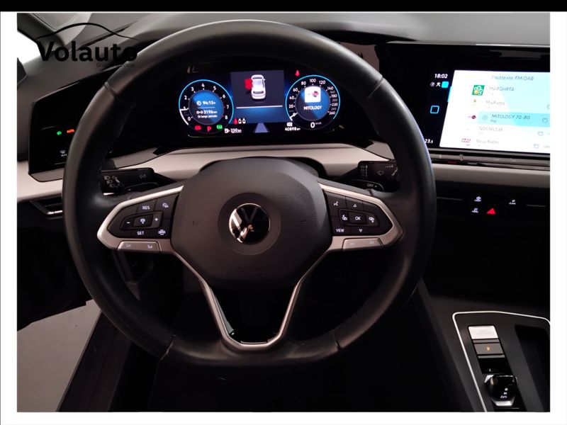 GuidiCar - VOLKSWAGEN Golf 2021 Golf 1.0 etsi evo Life 110cv dsg Usato