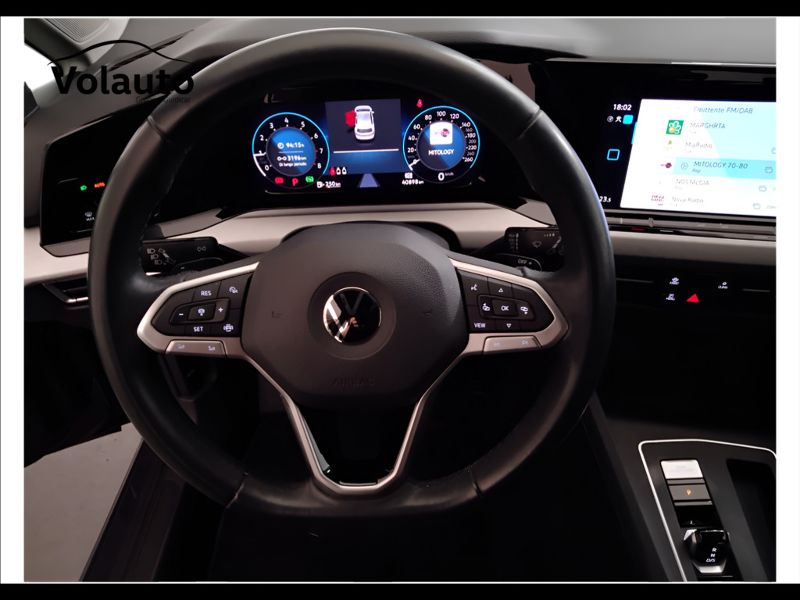 GuidiCar - VOLKSWAGEN Golf 2021 Golf 1.0 etsi evo Life 110cv dsg Usato