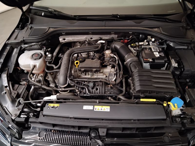 GuidiCar - VOLKSWAGEN Golf 2021 Golf 1.0 etsi evo Life 110cv dsg Usato