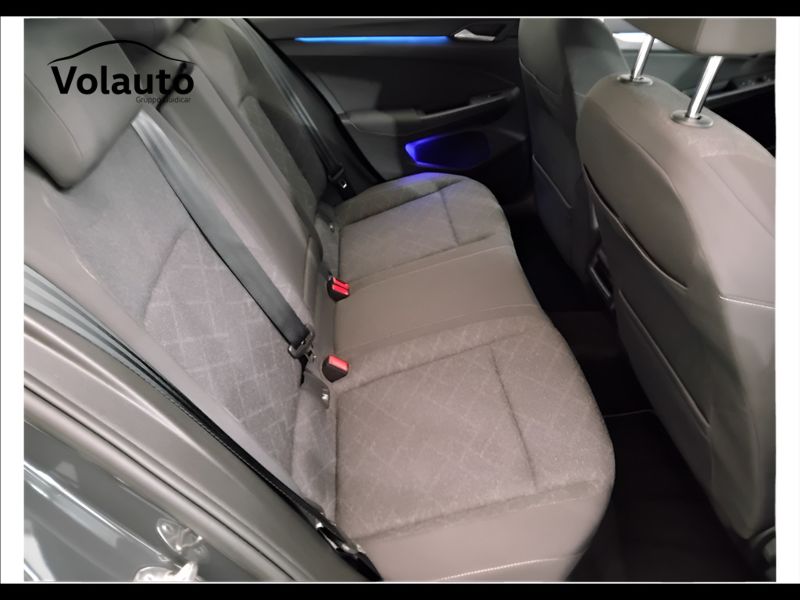 GuidiCar - VOLKSWAGEN Golf 2021 Golf 1.0 etsi evo Life 110cv dsg Usato