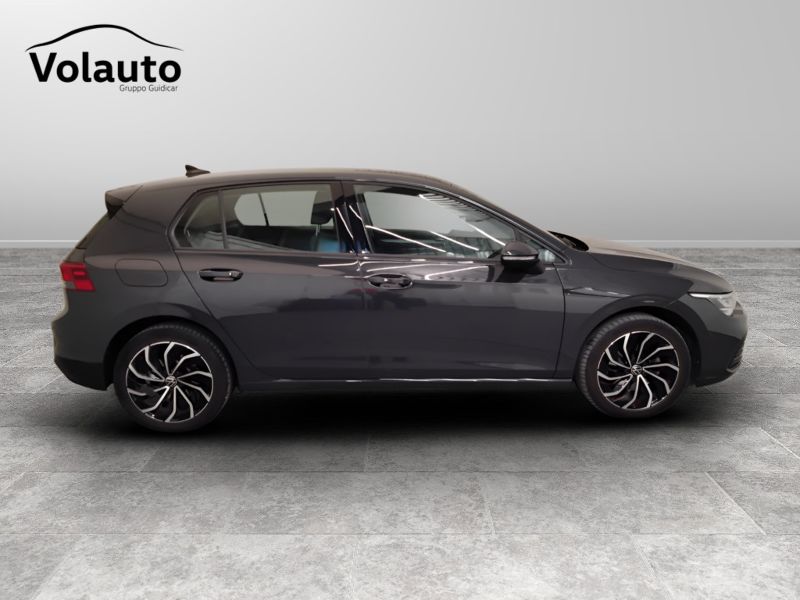 GuidiCar - VOLKSWAGEN Golf 2021 Golf 1.0 etsi evo Life 110cv dsg Usato