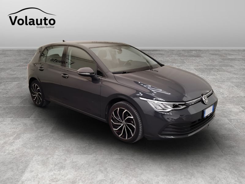 GuidiCar - VOLKSWAGEN Golf 2021 Golf 1.0 etsi evo Life 110cv dsg Usato
