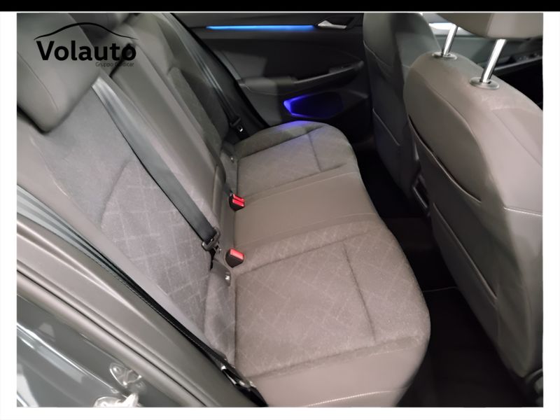 GuidiCar - VOLKSWAGEN Golf 2021 Golf 1.0 etsi evo Life 110cv dsg Usato