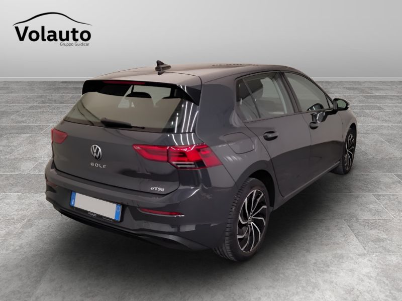 GuidiCar - VOLKSWAGEN Golf 2021 Golf 1.0 etsi evo Life 110cv dsg Usato