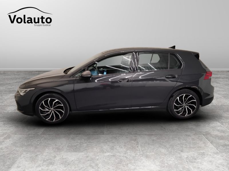 GuidiCar - VOLKSWAGEN Golf 2021 Golf 1.0 etsi evo Life 110cv dsg Usato