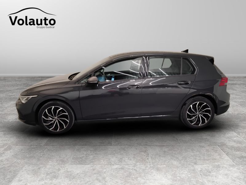 GuidiCar - VOLKSWAGEN Golf 2021 Golf 1.0 etsi evo Life 110cv dsg Usato