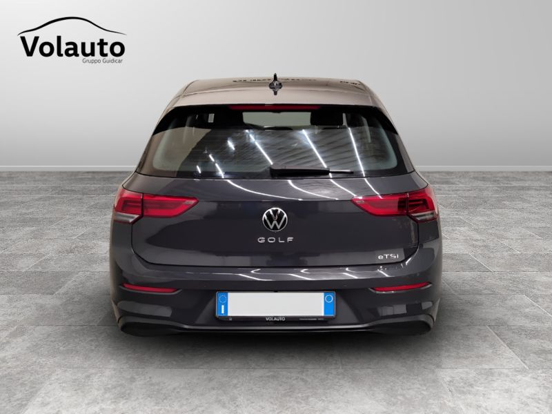 GuidiCar - VOLKSWAGEN Golf 2021 Golf 1.0 etsi evo Life 110cv dsg Usato