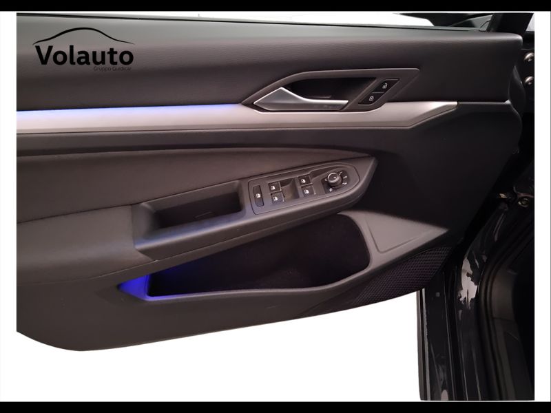 GuidiCar - VOLKSWAGEN Golf 2021 Golf 1.0 etsi evo Life 110cv dsg Usato