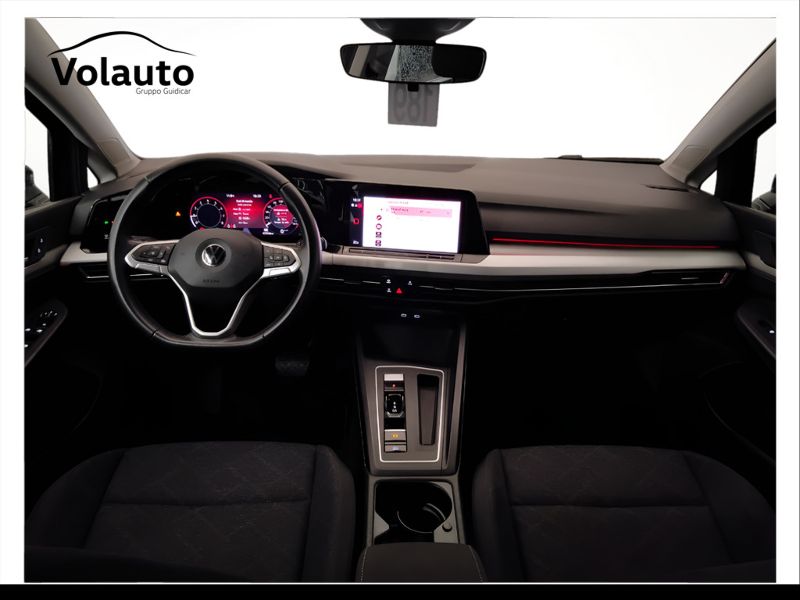 GuidiCar - VOLKSWAGEN Golf 2022 Golf 1.0 etsi evo Life 110cv dsg Usato
