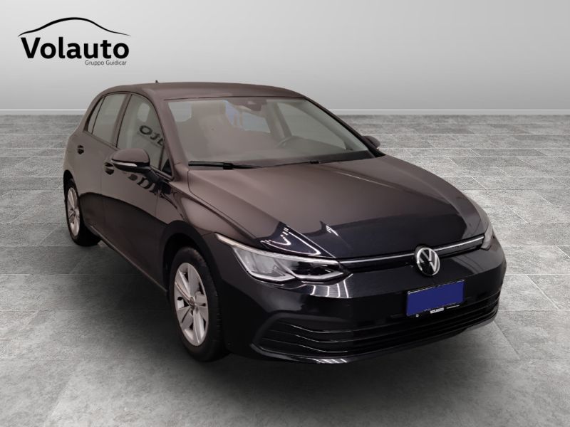 GuidiCar - VOLKSWAGEN Golf 2022 Golf 1.0 etsi evo Life 110cv dsg Usato