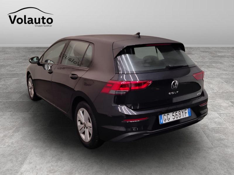GuidiCar - VOLKSWAGEN Golf 2022 Golf 1.0 etsi evo Life 110cv dsg Usato
