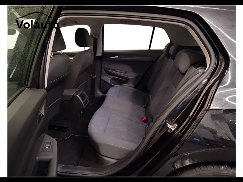 GuidiCar - VOLKSWAGEN Golf 2022 Golf 1.0 etsi evo Life 110cv dsg Usato
