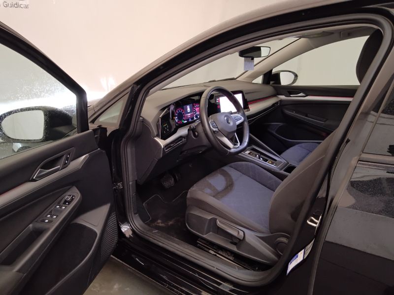 GuidiCar - VOLKSWAGEN Golf 2022 Golf 1.0 etsi evo Life 110cv dsg Usato