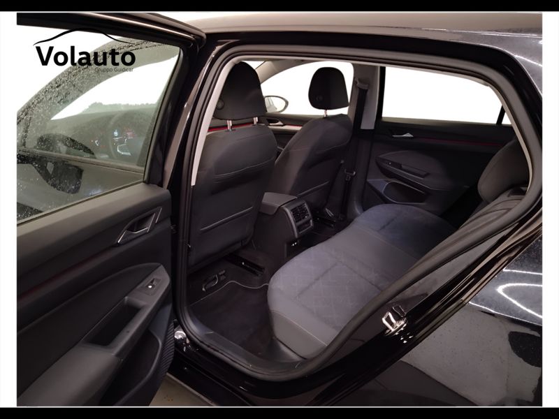 GuidiCar - VOLKSWAGEN Golf 2022 Golf 1.0 etsi evo Life 110cv dsg Usato
