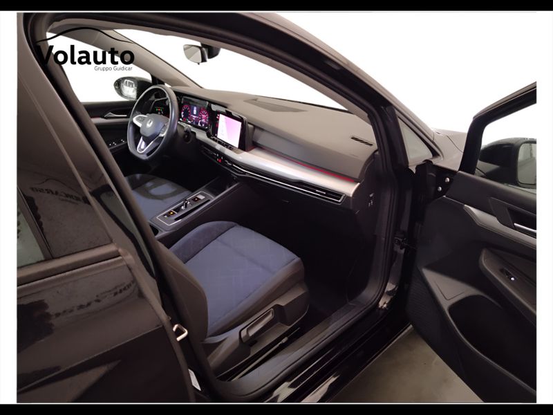GuidiCar - VOLKSWAGEN Golf 2022 Golf 1.0 etsi evo Life 110cv dsg Usato