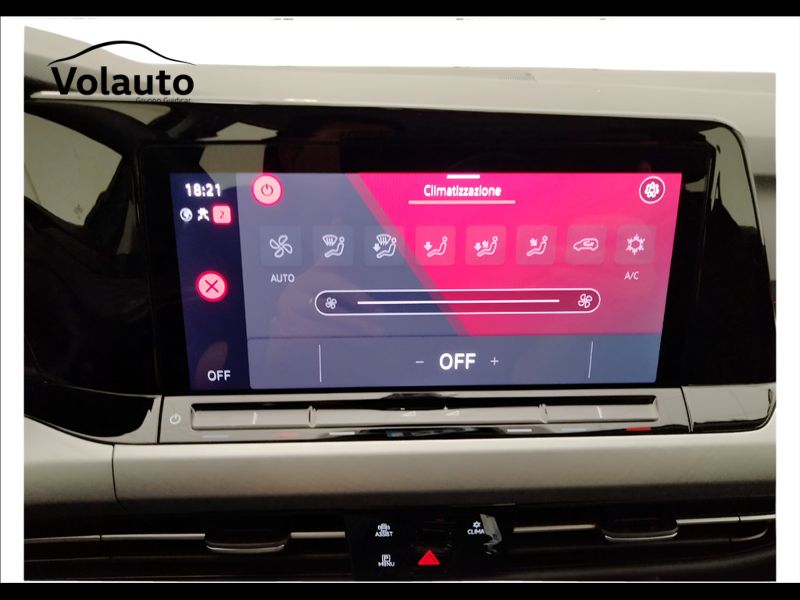 GuidiCar - VOLKSWAGEN Golf 2023 Golf 1.0 etsi evo Life 110cv dsg Usato