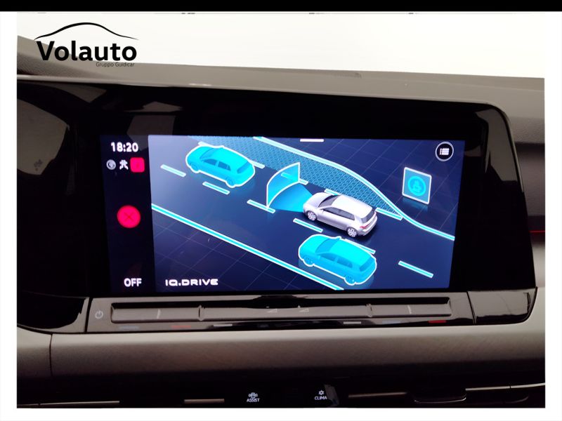 GuidiCar - VOLKSWAGEN Golf 2023 Golf 1.0 etsi evo Life 110cv dsg Usato