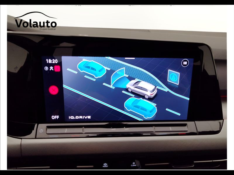 GuidiCar - VOLKSWAGEN Golf 2023 Golf 1.0 etsi evo Life 110cv dsg Usato