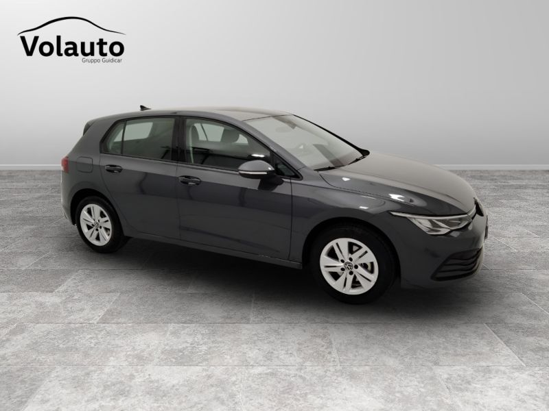 GuidiCar - VOLKSWAGEN Golf 2023 Golf 1.0 etsi evo Life 110cv dsg Usato