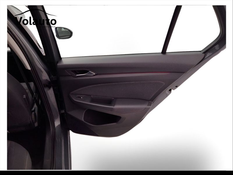 GuidiCar - VOLKSWAGEN Golf 2023 Golf 1.0 etsi evo Life 110cv dsg Usato
