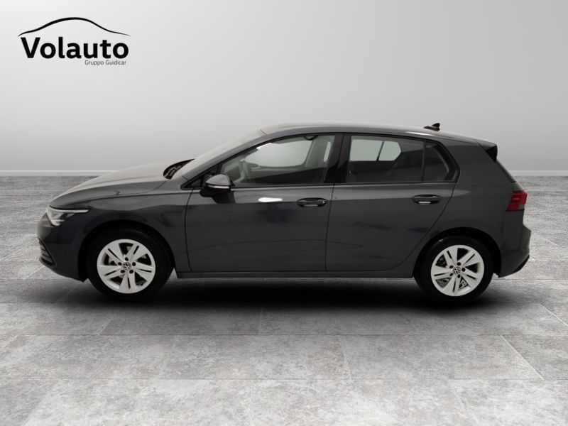 GuidiCar - VOLKSWAGEN Golf 2023 Golf 1.0 etsi evo Life 110cv dsg Usato