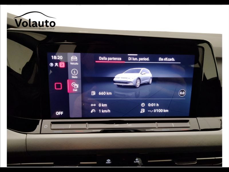 GuidiCar - VOLKSWAGEN Golf 2023 Golf 1.0 etsi evo Life 110cv dsg Usato