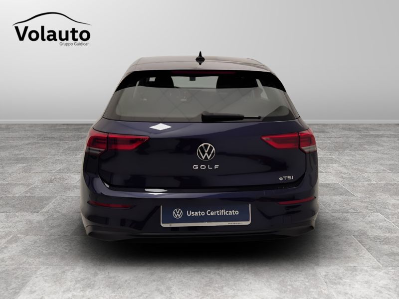 GuidiCar - VOLKSWAGEN Golf 2024 Golf 1.0 etsi evo Life 110cv dsg Usato