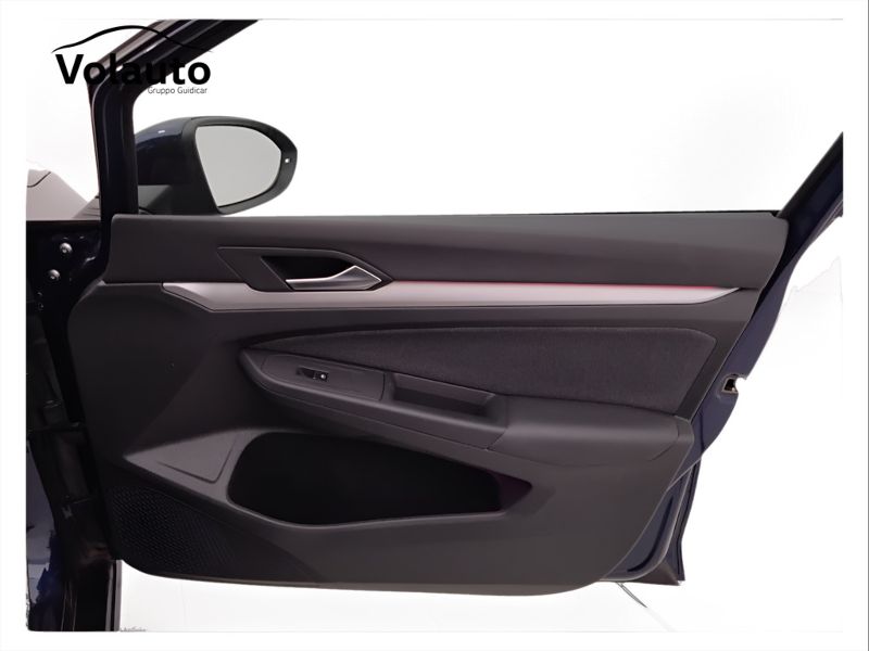 GuidiCar - VOLKSWAGEN Golf 2024 Golf 1.0 etsi evo Life 110cv dsg Usato