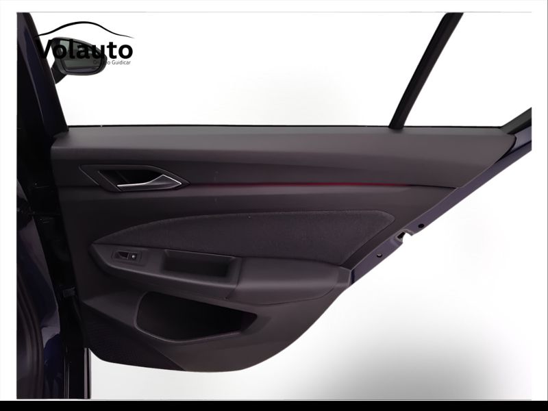 GuidiCar - VOLKSWAGEN Golf 2024 Golf 1.0 etsi evo Life 110cv dsg Usato