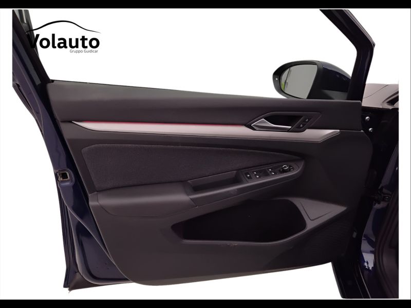 GuidiCar - VOLKSWAGEN Golf 2024 Golf 1.0 etsi evo Life 110cv dsg Usato