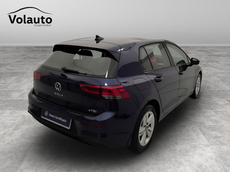 GuidiCar - VOLKSWAGEN Golf 2024 Golf 1.0 etsi evo Life 110cv dsg Usato