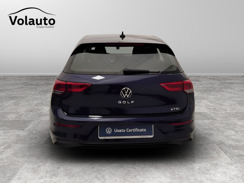 GuidiCar - VOLKSWAGEN Golf 2024 Golf 1.0 etsi evo Life 110cv dsg Usato