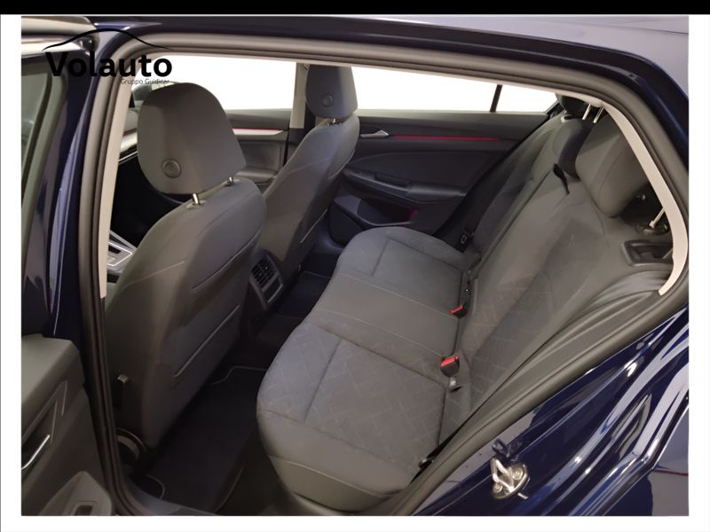 GuidiCar - VOLKSWAGEN Golf 2024 Golf 1.0 etsi evo Life 110cv dsg Usato