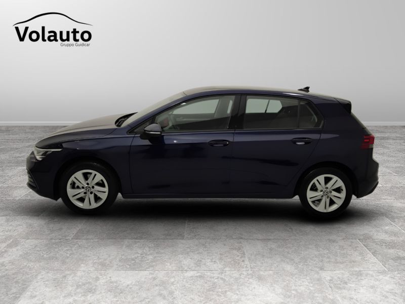 GuidiCar - VOLKSWAGEN Golf 2024 Golf 1.0 etsi evo Life 110cv dsg Usato