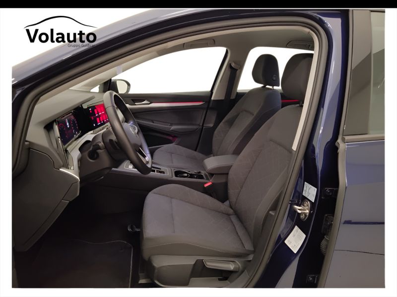 GuidiCar - VOLKSWAGEN Golf 2024 Golf 1.0 etsi evo Life 110cv dsg Usato