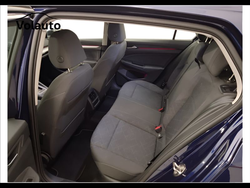 GuidiCar - VOLKSWAGEN Golf 2024 Golf 1.0 etsi evo Life 110cv dsg Usato