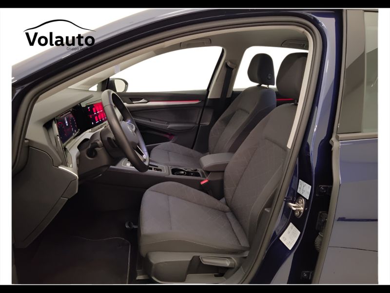 GuidiCar - VOLKSWAGEN Golf 2024 Golf 1.0 etsi evo Life 110cv dsg Usato