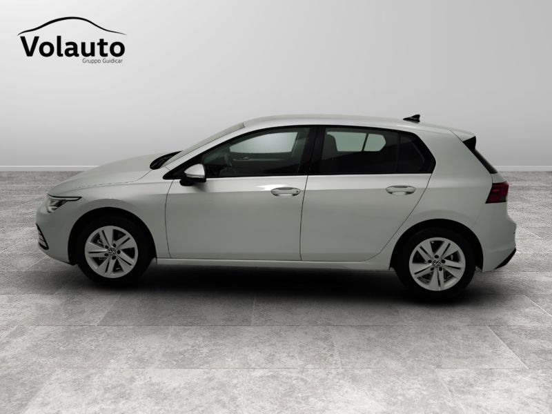 GuidiCar - VOLKSWAGEN Golf 2024 Golf 1.0 etsi evo Life 110cv dsg Usato