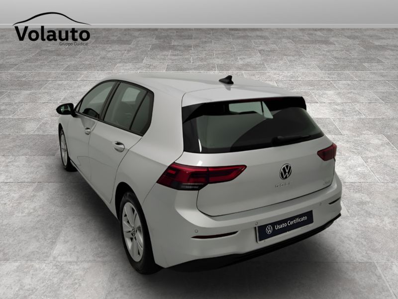 GuidiCar - VOLKSWAGEN Golf 2024 Golf 1.0 etsi evo Life 110cv dsg Usato