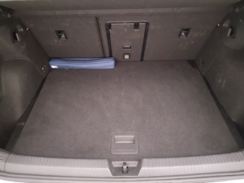 GuidiCar - VOLKSWAGEN Golf 2024 Golf 1.0 etsi evo Life 110cv dsg Usato