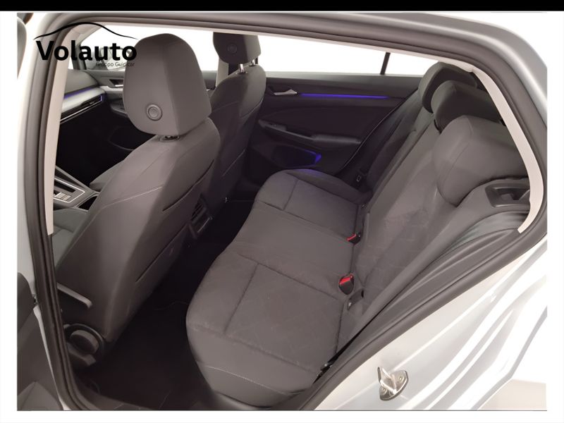 GuidiCar - VOLKSWAGEN Golf 2024 Golf 1.0 etsi evo Life 110cv dsg Usato